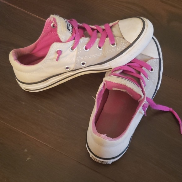 Converse shoes - Picture 1 of 3